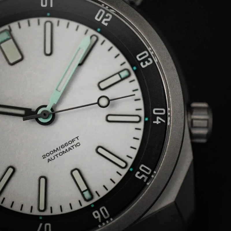 Luxury Titanium Automatic Men's Watch Super Luminous 200m Waterproof